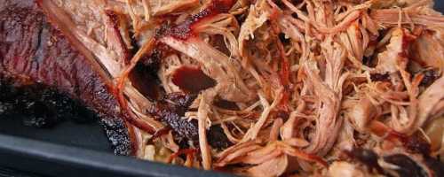 Рваная свинина барбекю